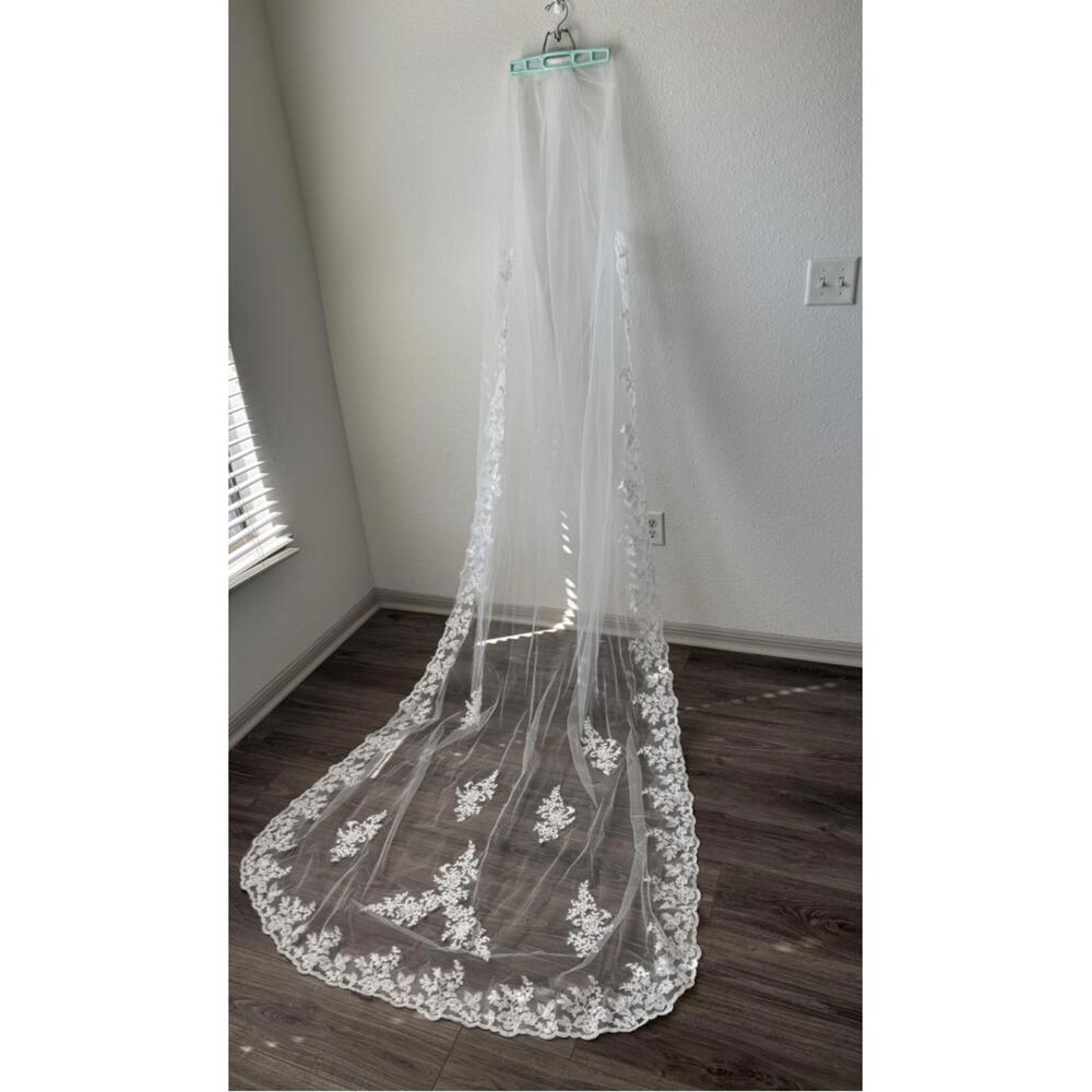 Bridal Floor Length 9.5ft Classic Embroidered Floral Wedding Veil